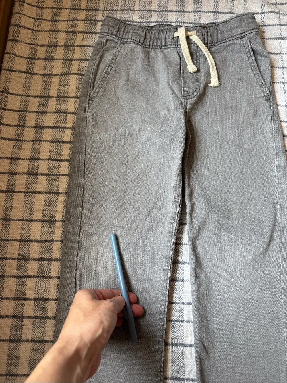 Old Navy Kids 2 Pack Straight Leg Jeans in Dark Blue and Light Gray